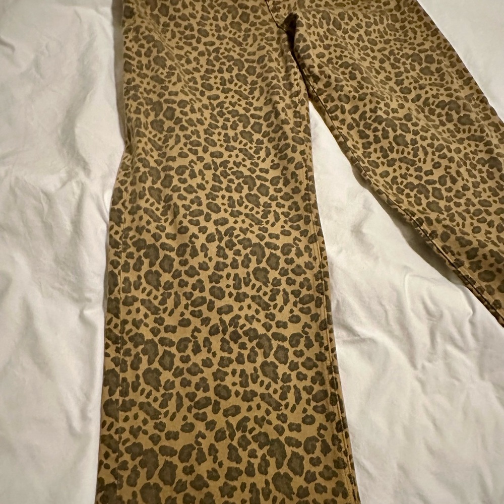 American Eagle Outfitters Leopard Print Straight Leg Jeans - Picture 4 of 9